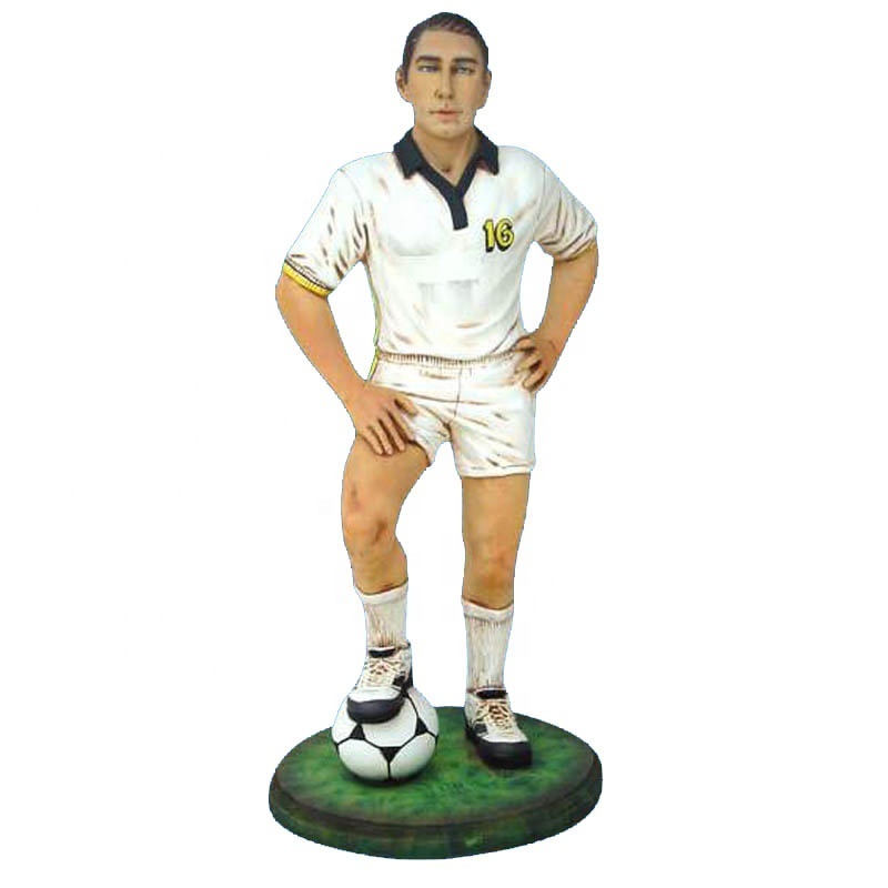 Life Size 3d Sculpture Models Giant Fiberglass football player For Sale