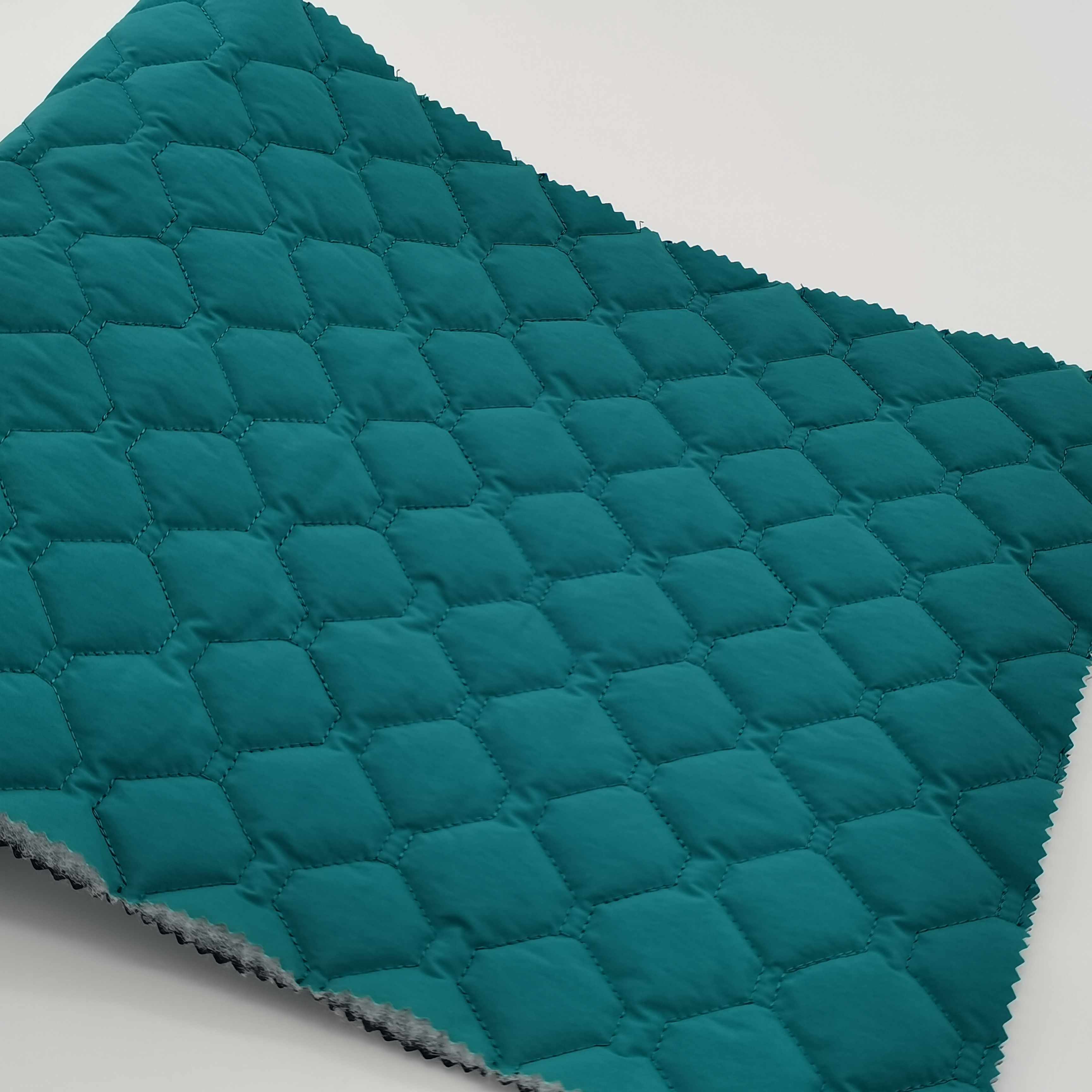 Popular double sides quilted padding fabric for winter clothing