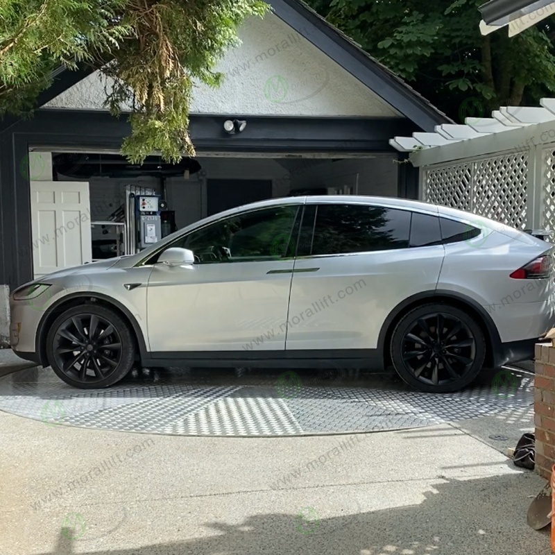 Garage car turntable for narrow driveway