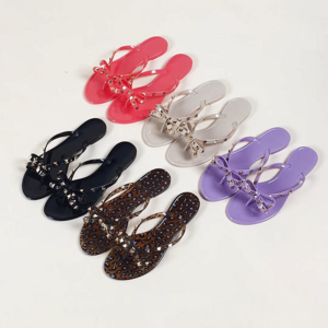 Wholesale Hot Selling Fashion Rivet Bow PVC Slippers Personalized Jelly Flip Flops Women Pvc Summer Soft Women Flip Flops