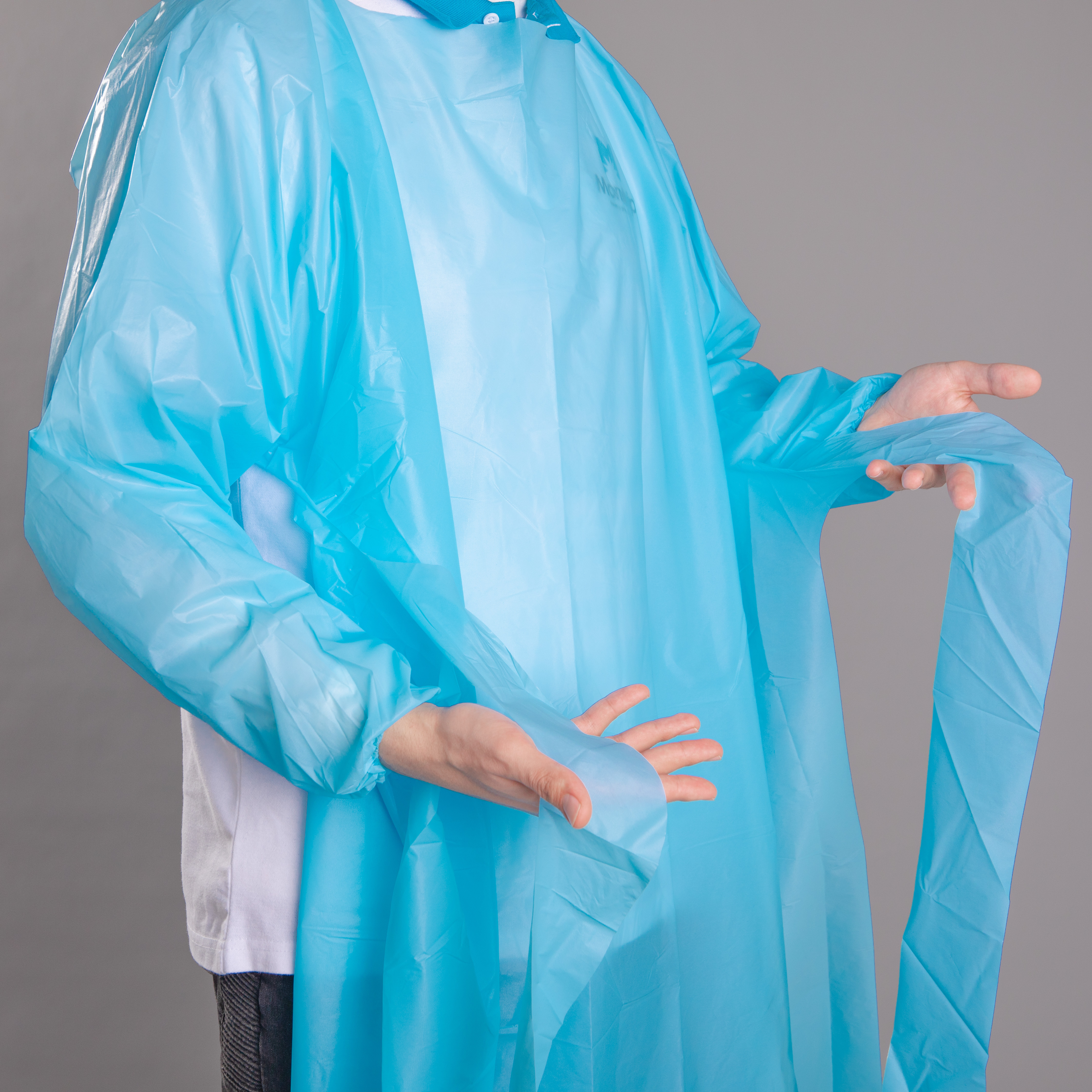 Factory Wholesale Waterproof CPE Blue Disposable Gowns Odorless PPE Gowns for Home Women Men Unisex Adult Labs