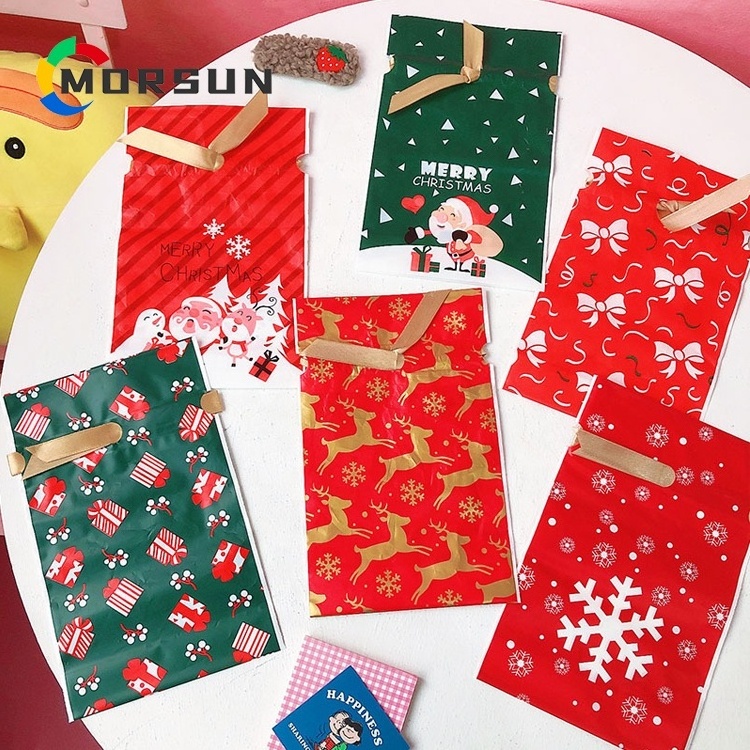 MorSun 50 Pcs Christmas Party Plastic Snowflake Gift Bottom Stand Draw String Bags