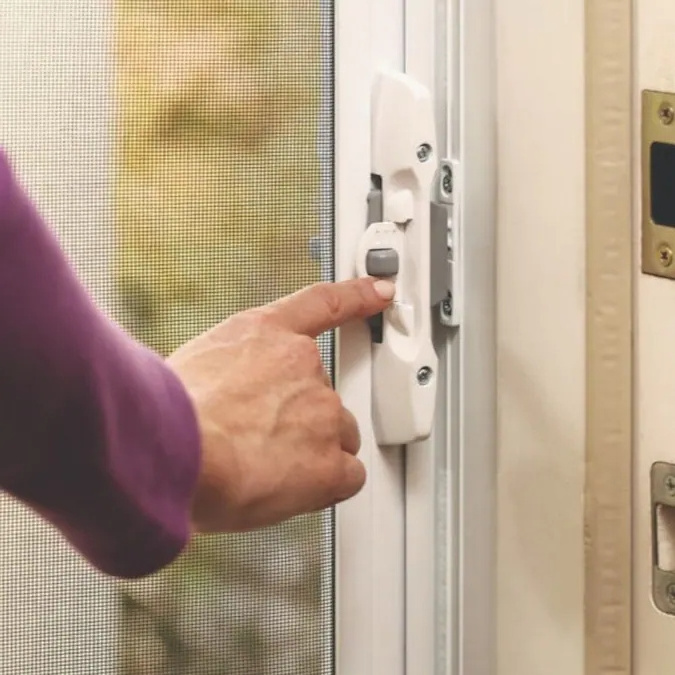 Simple Operation Secure Locking Latch Handle Retractable Screen Door White Aluminum Frame Retractable Screen Door