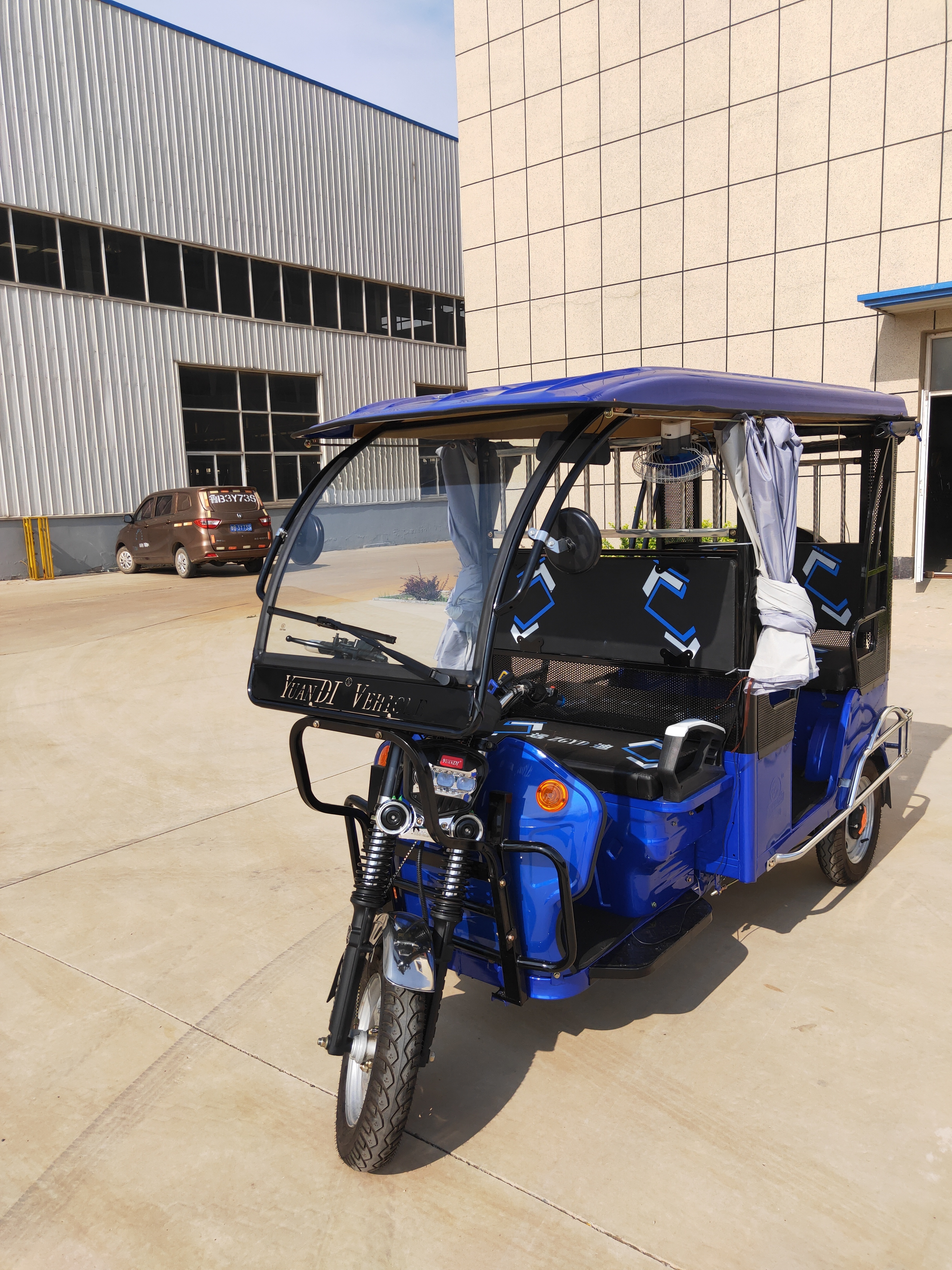 Electric tricycle 48V/1000W 2021 new design rickshaw