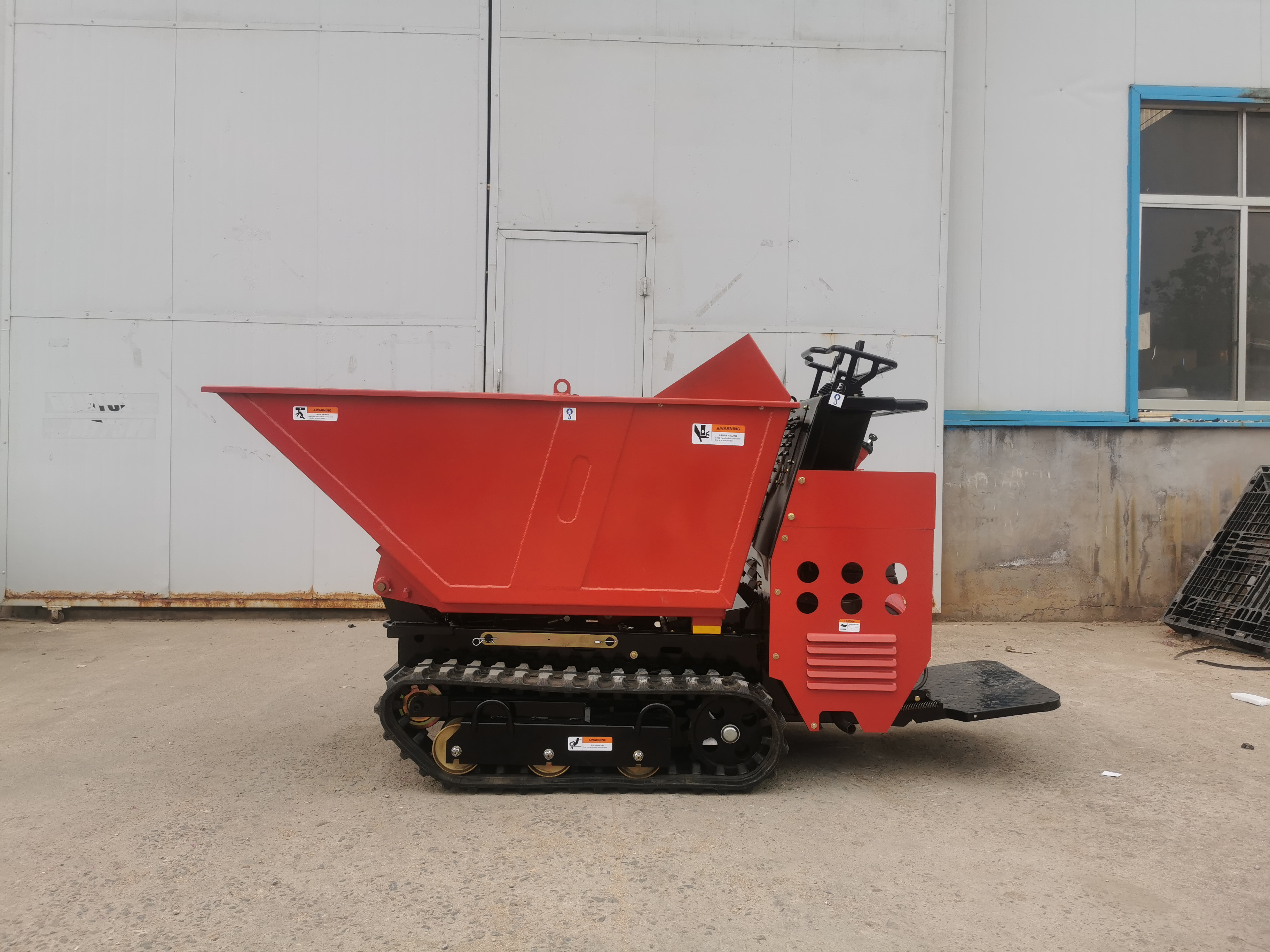 China mini dumper 1200kg gasoline powered hydraulic rubber truck with self loading shovel