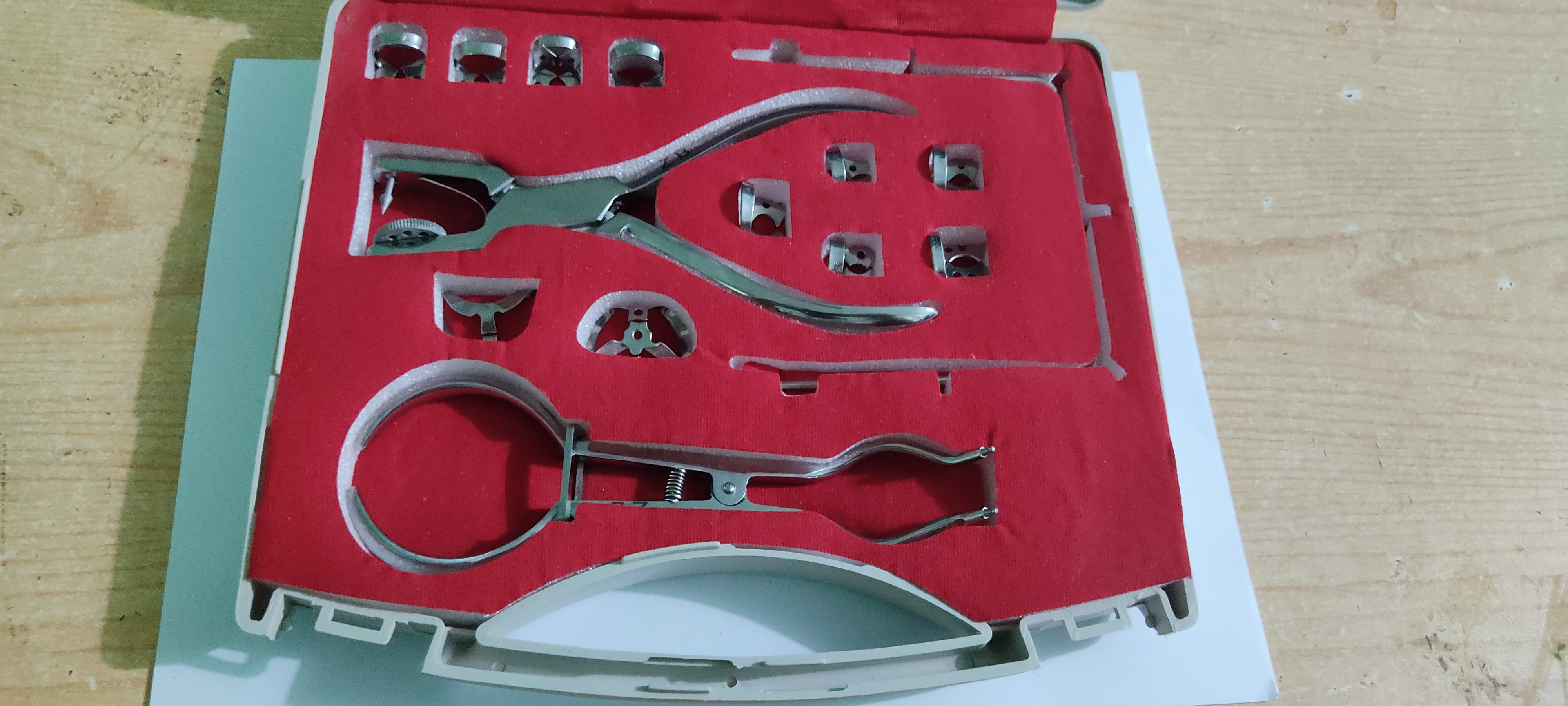 HIGH QUALITY DENTAL RUBBER DAM KIT MADE OF QUALITY MEDICAL STAINLESS STEEL DENTAL INSTRUMENTS