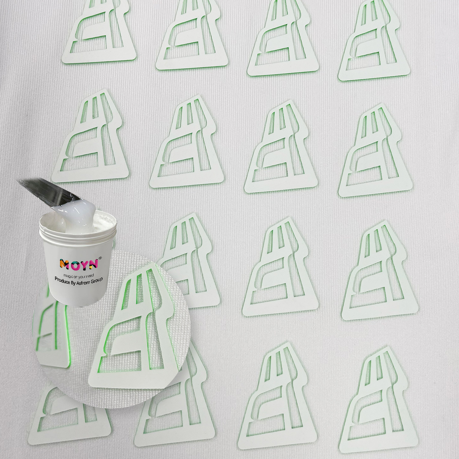 MOYN Silicone Heat Transfer Labels Soft 3D Raised Effect Rubber Brand Logo Stickers for Silk Screen Printing Inks