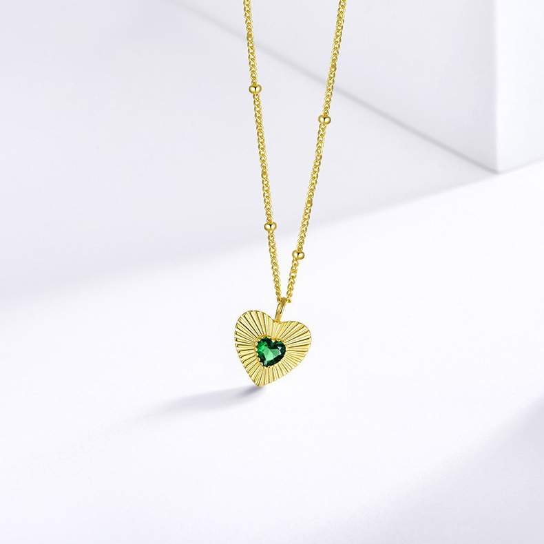 Simple Women Luxury Gemstone Design Women Beads Chain Gold Love Heart Emerald Zircon Pendant Necklace