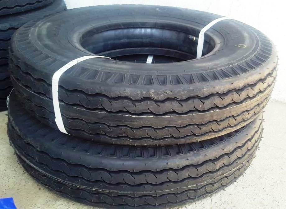 Indian Brand original tuk tuk mototaxi tires 400:8 450:10 at best rate for Bajaj Tvs Ape Three wheelers in South America