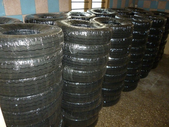 Genuine quality bajaj Re tuk tuk tires at best price