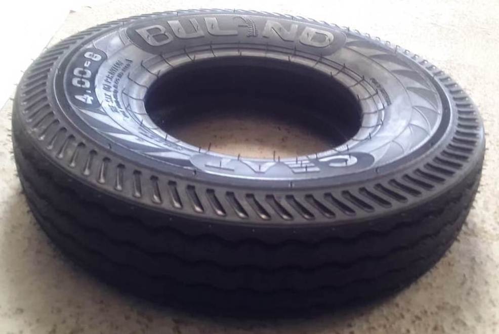 Hot selling tuk tuk tires 400:8 450:10 for Bajaj tvs ape three wheelers a Good quality three wheeler tires in Iraq