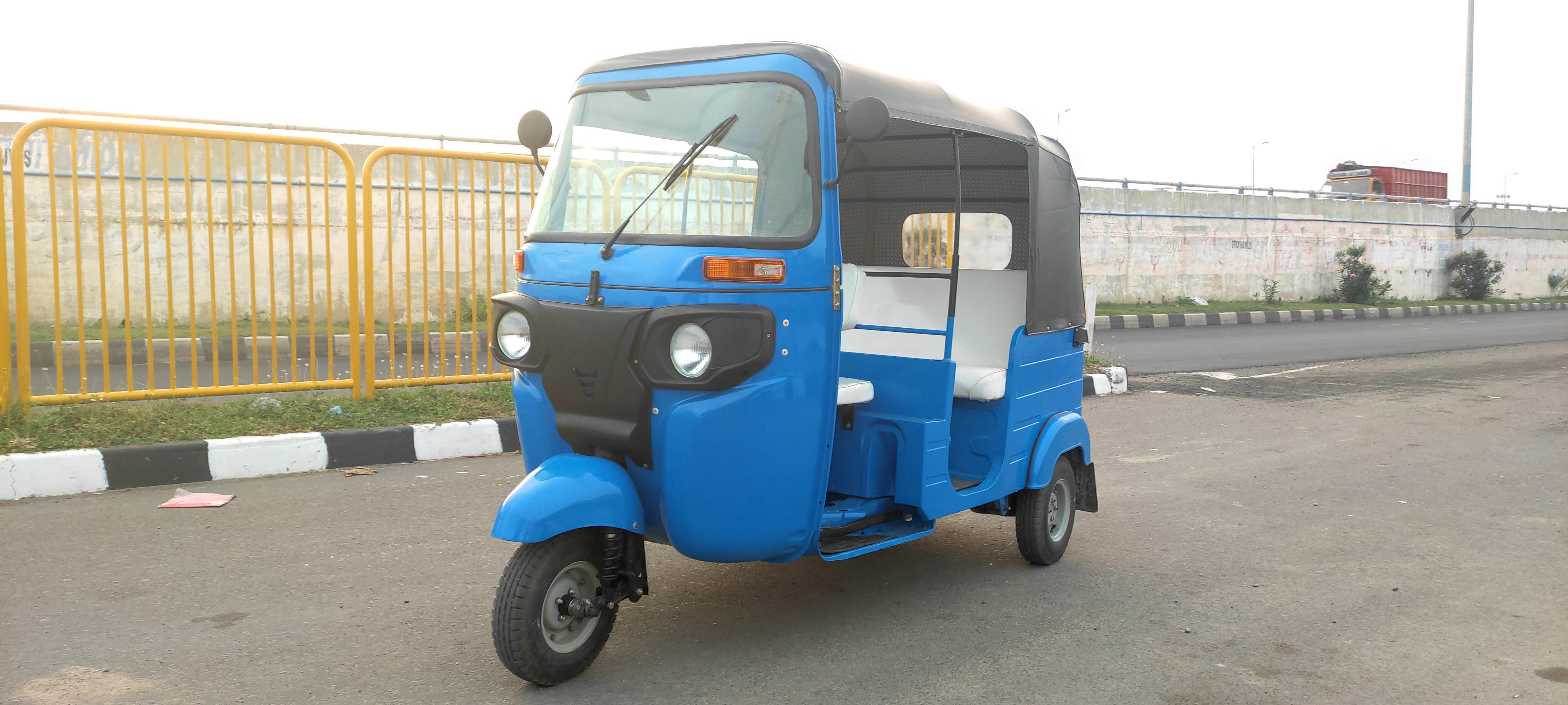 Good quality petrol engine tuk tuk mototaxi for sale in haiti