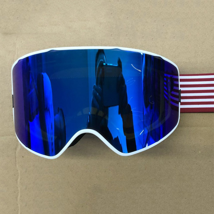 Custom wholesale white frame ski goggle with lens clip lock