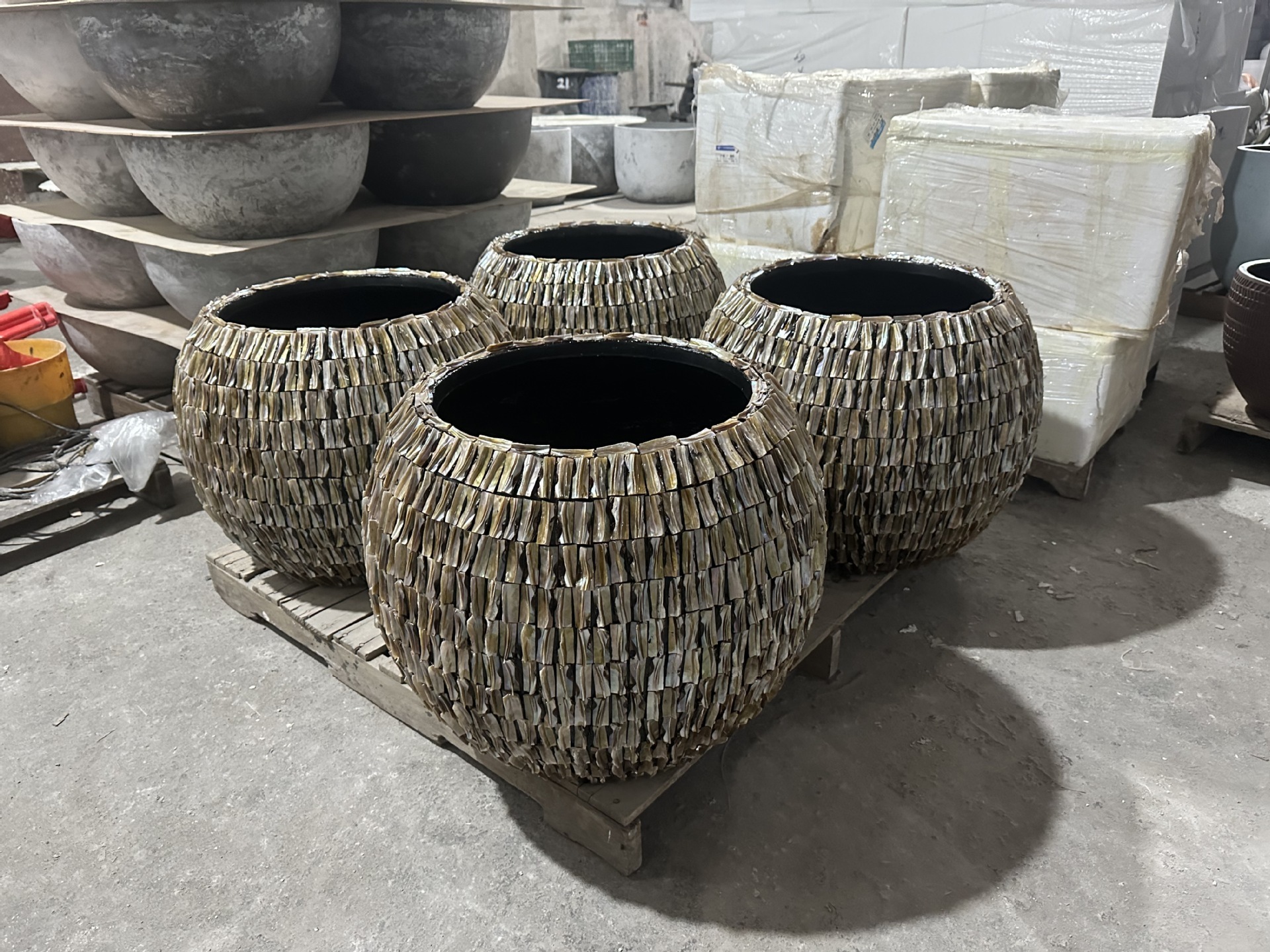 Customized Sphere Flower Pot Planters large Outdoor Fiber Clay Pots, fiberglass pots for plants, modern cement flower pot