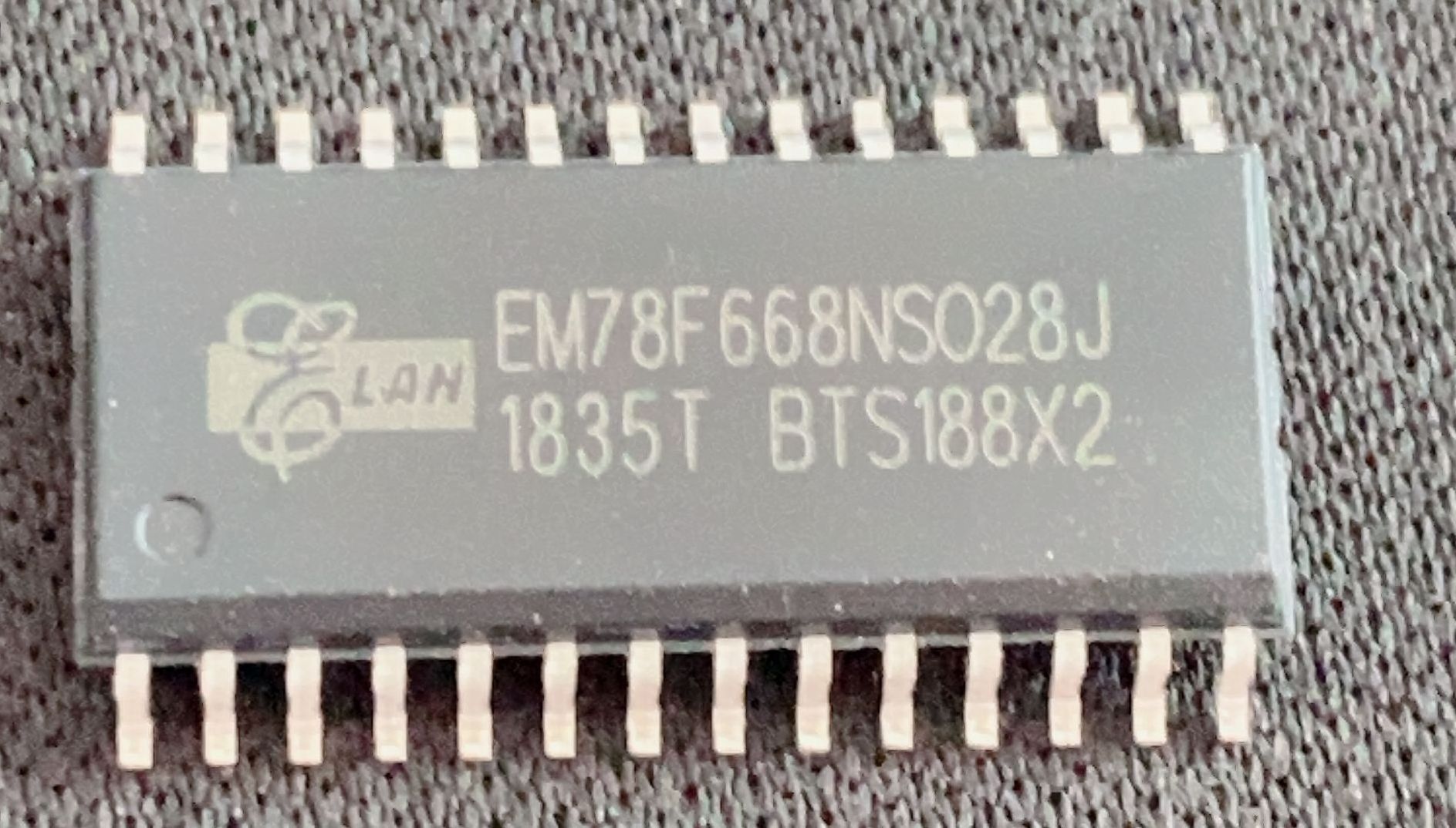 NEW and Original IC SOP28 package EM78F668N