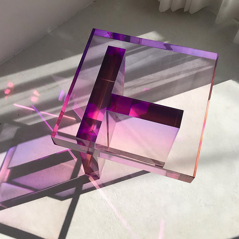 Modern Purple Transparent Display Stand Pink Luxury Glowing Bar Table Acrylic Square Coffee Table For Party Bar Restaurant