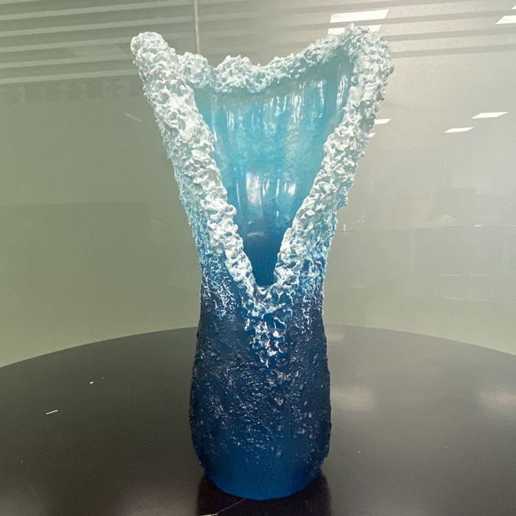 Modern Livingroom Tabletop Decoration Azul Jarrones De Epoxi 2022 Latest Design Resin Decorative Vase