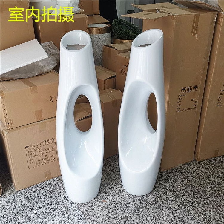 Floor Vase Modern Simple Design White Tall Stand Vase Hotel Clue Decor Vasi Per Fiori Elegant Hole Floor Vase For Wedding