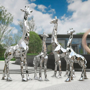 Creative Big Outdoor Metal Art 304 316 Materials Large Geometry Animal Sculpture Mirror Polished Stainless Steel Giraffe Statue