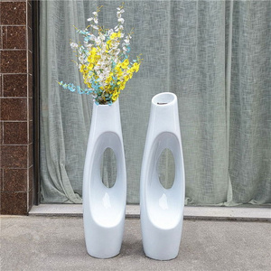 Floor Vase Modern Simple Design White Tall Stand Vase Hotel Clue Decor Vasi Per Fiori Elegant Hole Floor Vase For Wedding