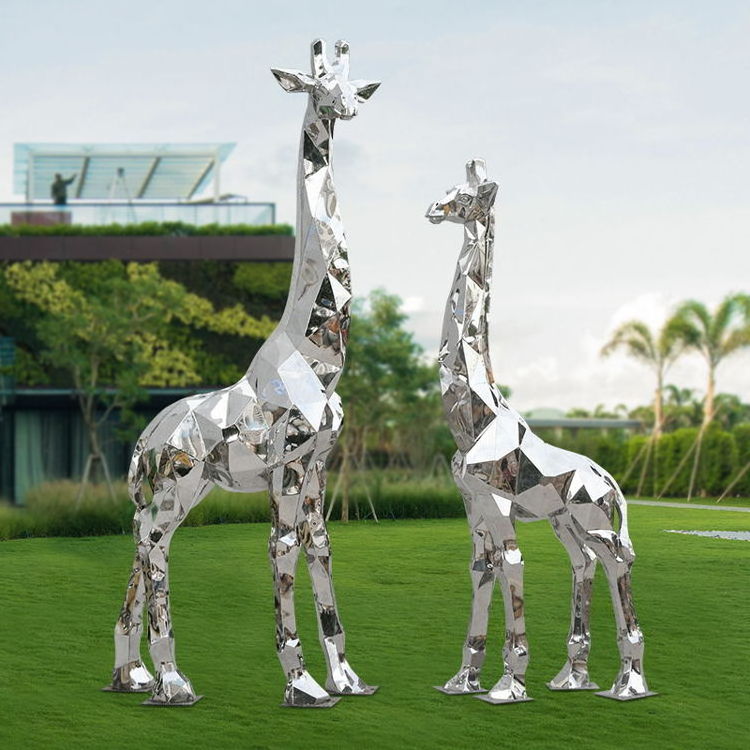 Creative Big Outdoor Metal Art 304 316 Materials Large Geometry Animal Sculpture Mirror Polished Stainless Steel Giraffe Statue