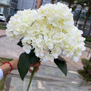 E144 5-head Silk Hydrangea White Flowers Artificial Decoration Flowers