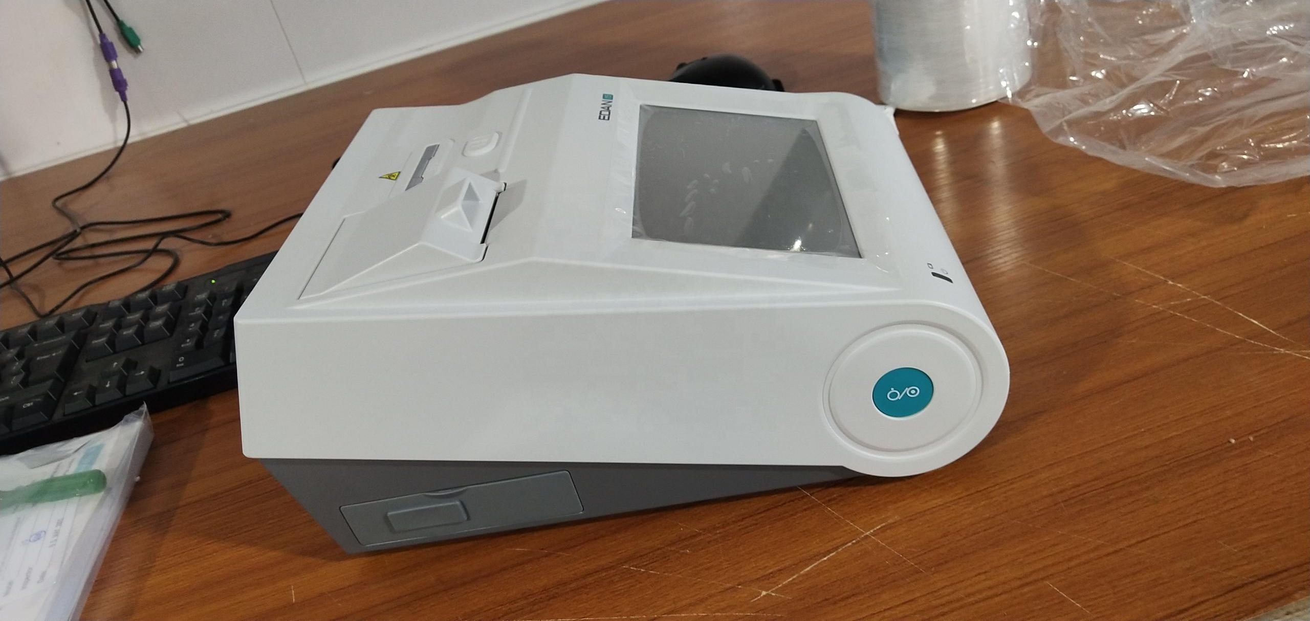 EDAN i15 Portable blood gas and chemistry analyzer/blood gas electrolyte analyzer