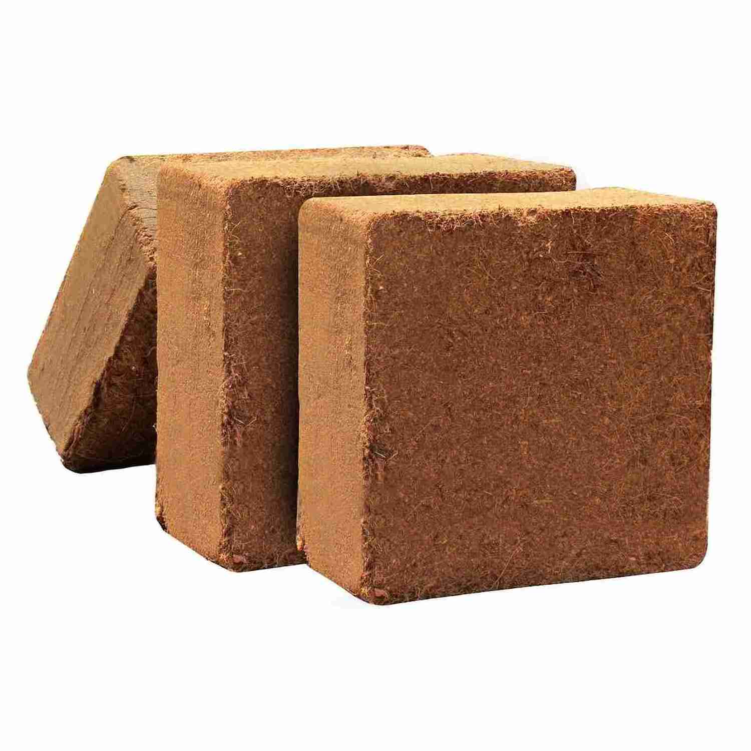 COCO PEAT COCO PITH BLOCK 5 KG FOR PLANTING / coco disc / coco chips block with premium quality product from direct manufactures