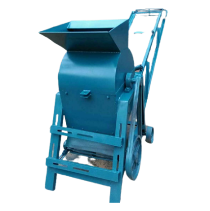 Small mobile soil pulverizer Nutrient soil crushers Planting soil grinder with conveyor belt