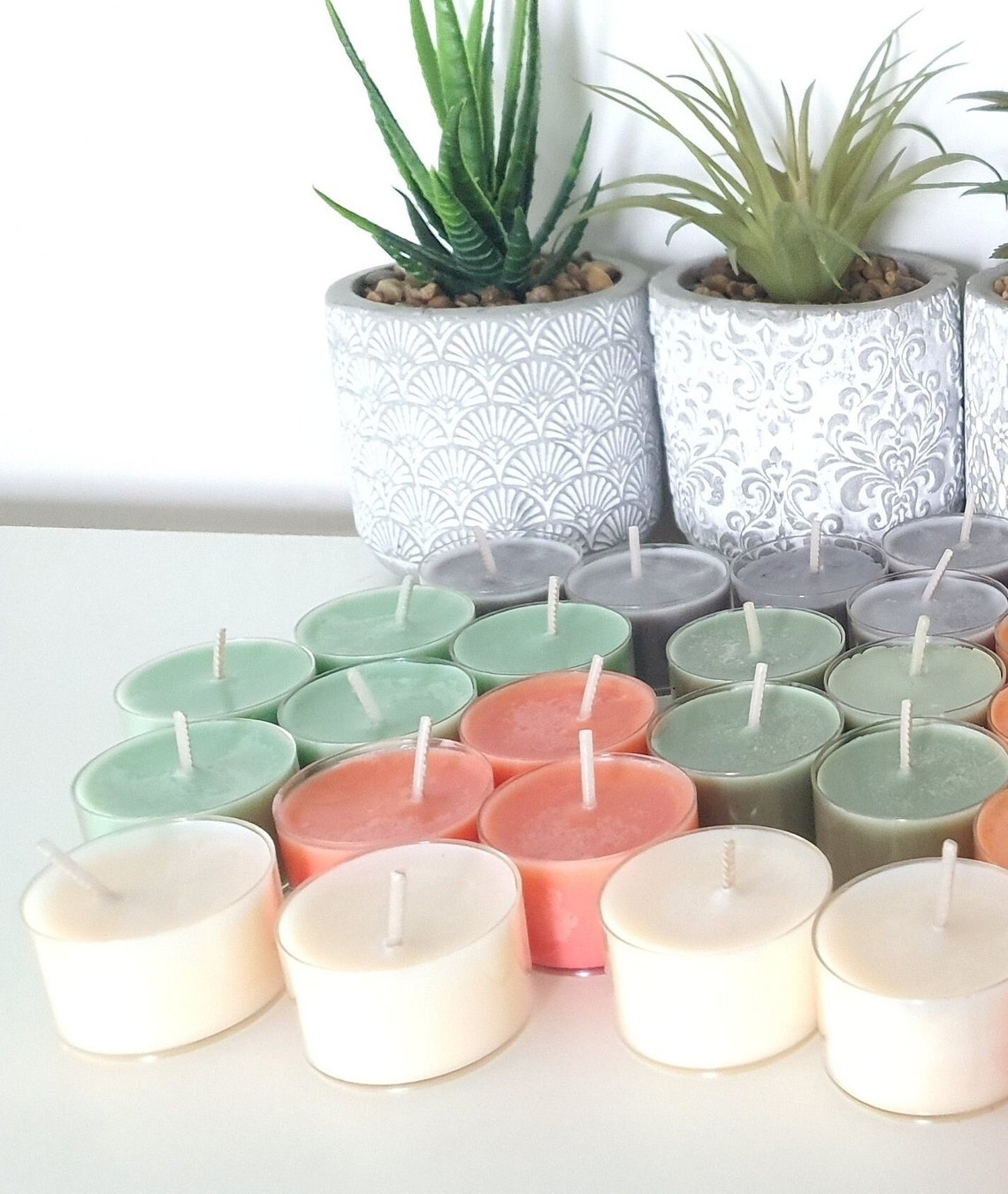 4 Hour Burn Cocktail Vanilla - Scented Candles Your Choice' Tropical 18 Scented Tea light Candles for Home