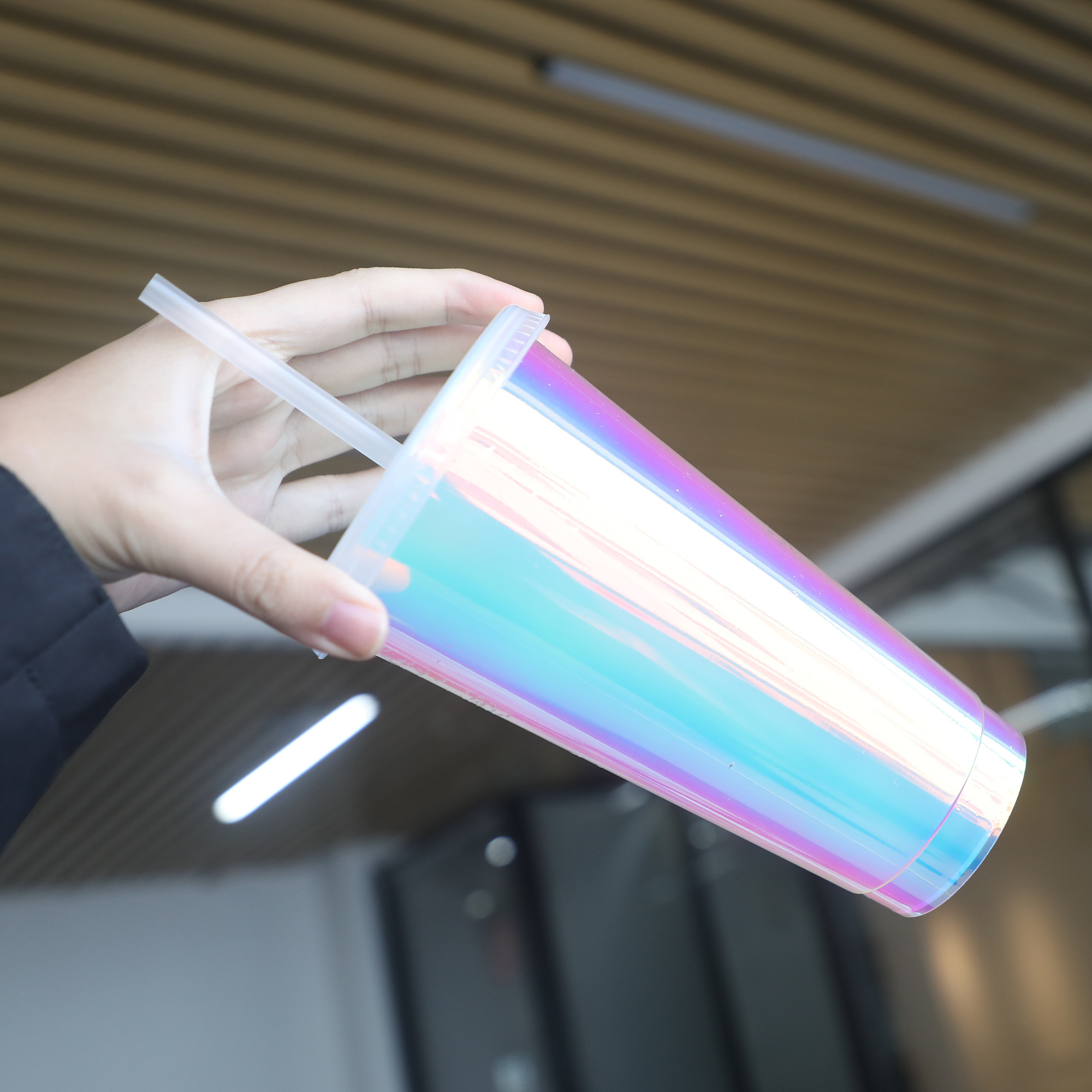 Wholesale holographic hologram cup reusable 24oz plastic tumbler cold cup with lids and straw