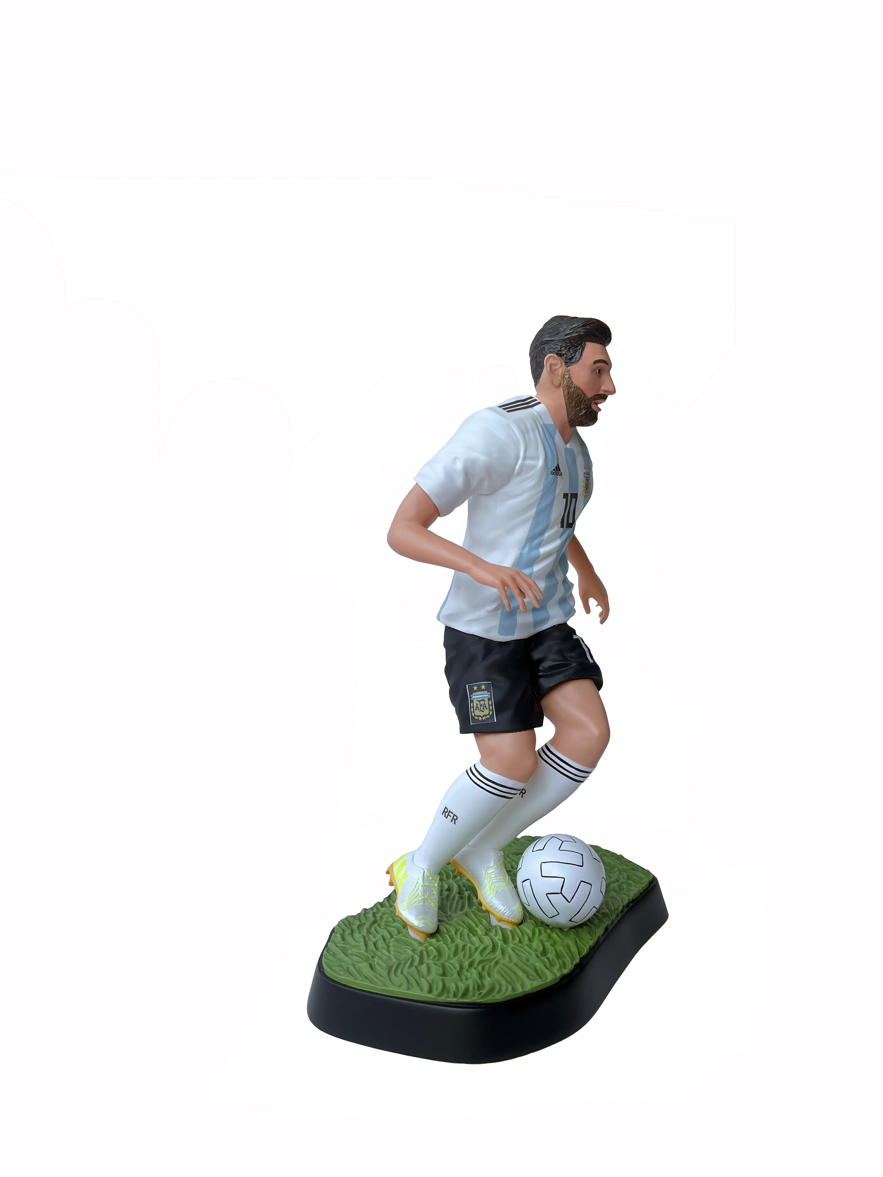 Lifelike Football Player Action Figure Custom Resin 7.1 Inch Soccer Player Figurine Realistic Sportman Figures