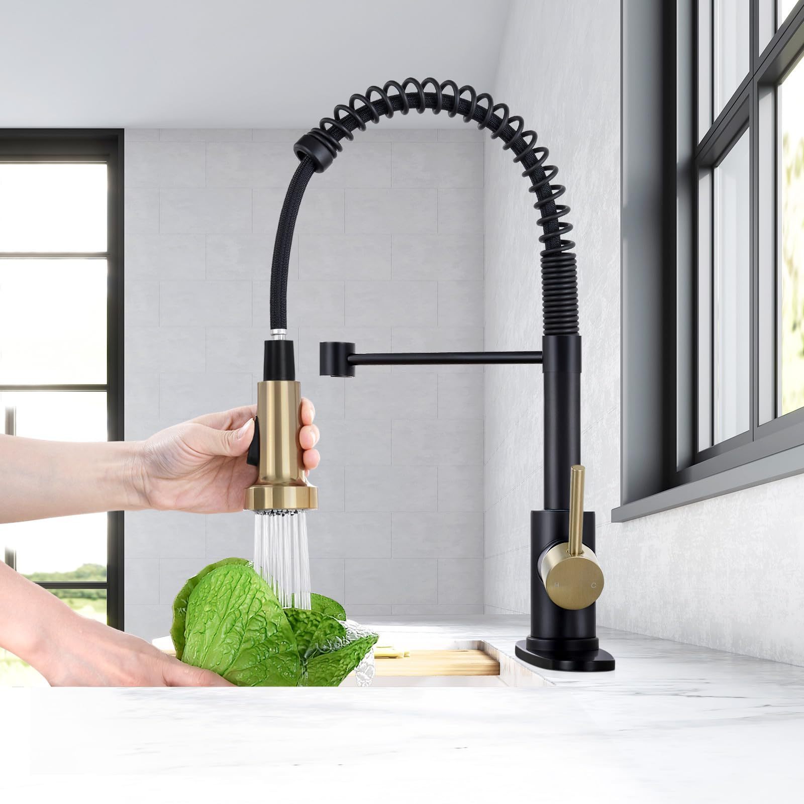 Modern Spring Kitchen Faucet With Pull Out Sprayer Hands-Free Traditional Kitchen Faucet