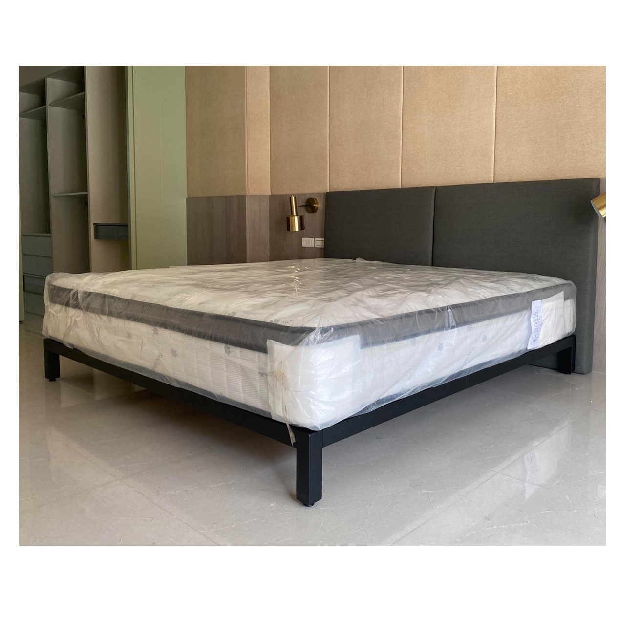 Hot Selling Private Brand Easy to Clean and Maintain single Double Platform Metal Wood Bed