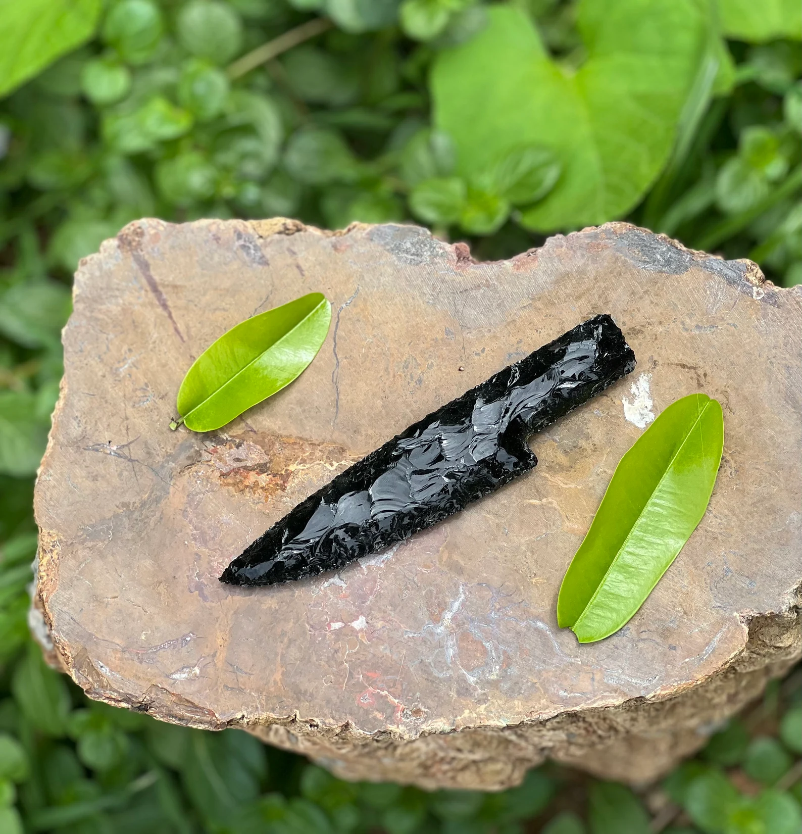 Black Obsidian Knife Flint Kanpping Flaked Notched Fantasy Blade Wicca Gift Remove Negativity Knife Hand Carved Daggers