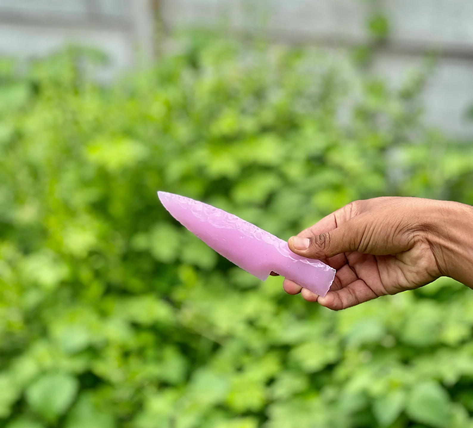 Rose Quartz Knife Flint Kanpping Flaked Notched Fantasy Blade Wicca Gift Remove Negativity Knife Hand Carved Daggers