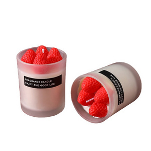 Simple small fresh lovely big strawberry soybean smokeless scented candle accompanied by hand gift