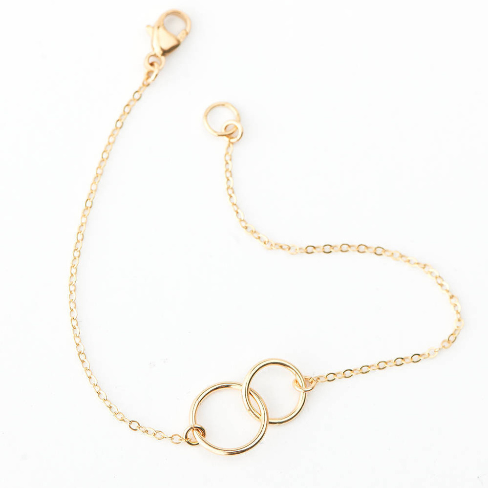 18K Gold Bracelet Simple and Stylish Gold Circle Charm Bracelet for Young Girls