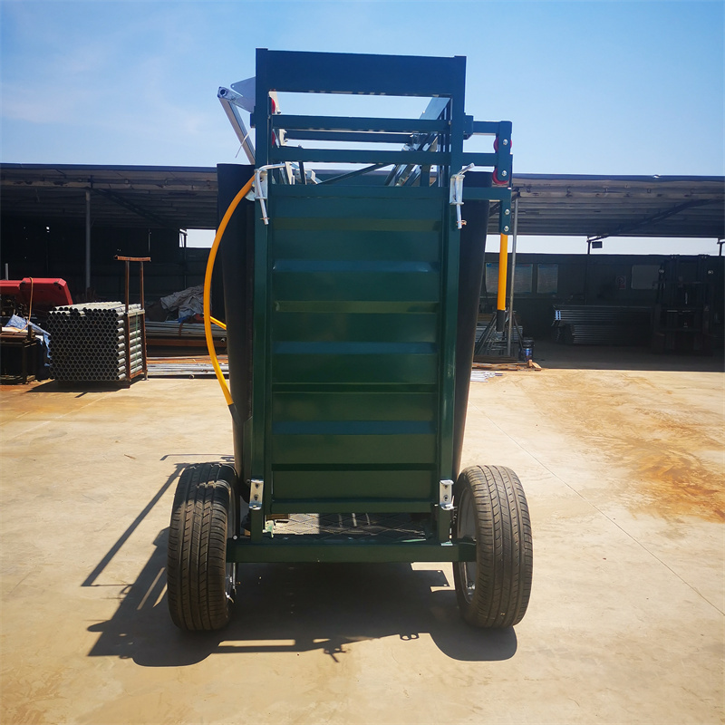 Factory price  cattle loading cattle squeeze chute hydraulic for cattle loading chutes