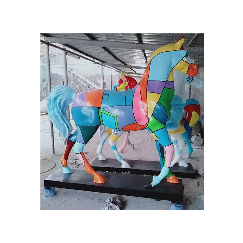 New Design Popular Life Size Geometric Patterns Resin Fiberglass Standing Horse Statue