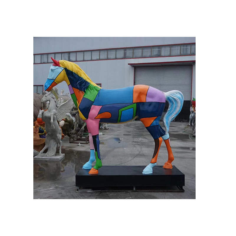 New Design Popular Life Size Geometric Patterns Resin Fiberglass Standing Horse Statue