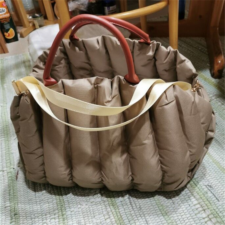 Multifunctional pet carrying bag pet dog carrying booster seat folding dog car seat carrier portable pet bag