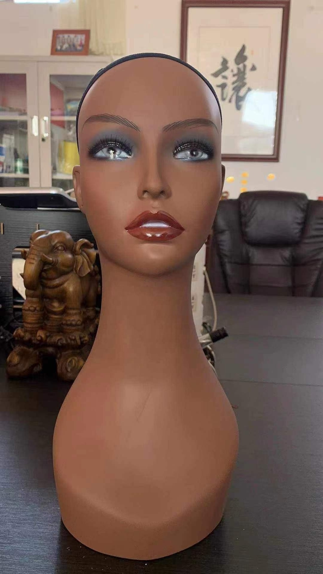 Hot Sale pvc mannequin for jewelry wig display Makeup Face Realistic Female mannequin head with shoulders mannequin head