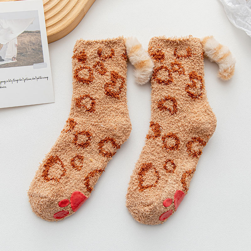 Plush coral velvet leopard print non-falling wool floor socks Non-slip home sleeping thickened Wholesale socks