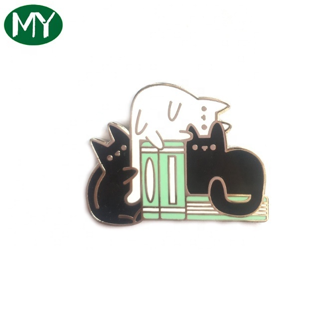 Wholesale Hengdian factory price and high quality custom charm lifelike cartoon hard enamel pin