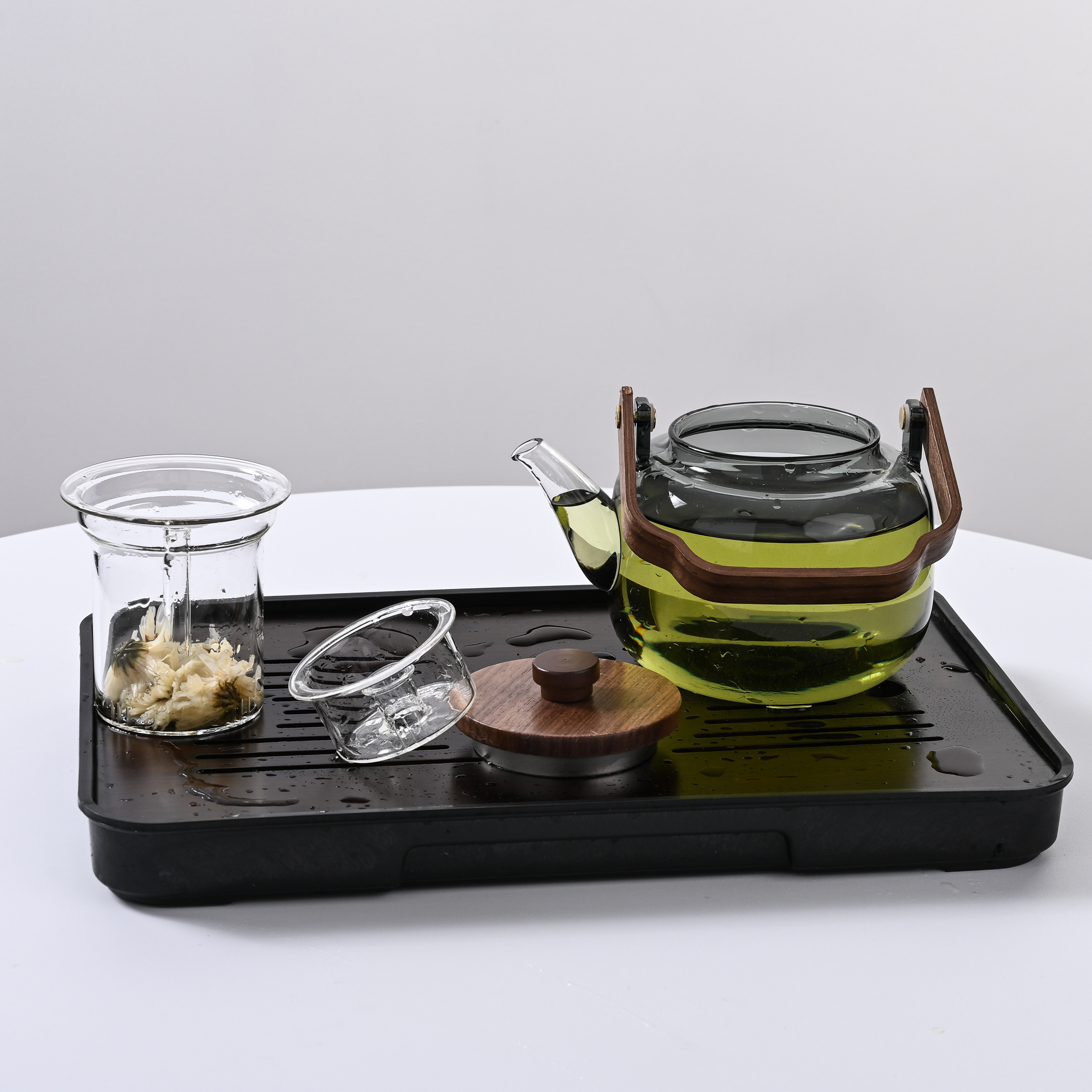 Modern 900ml Handmade Heat Resistant Borosilicate Glass Teapot With Infuser And Wooden Handle