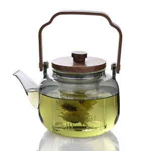 Modern 900ml Handmade Heat Resistant Borosilicate Glass Teapot With Infuser And Wooden Handle