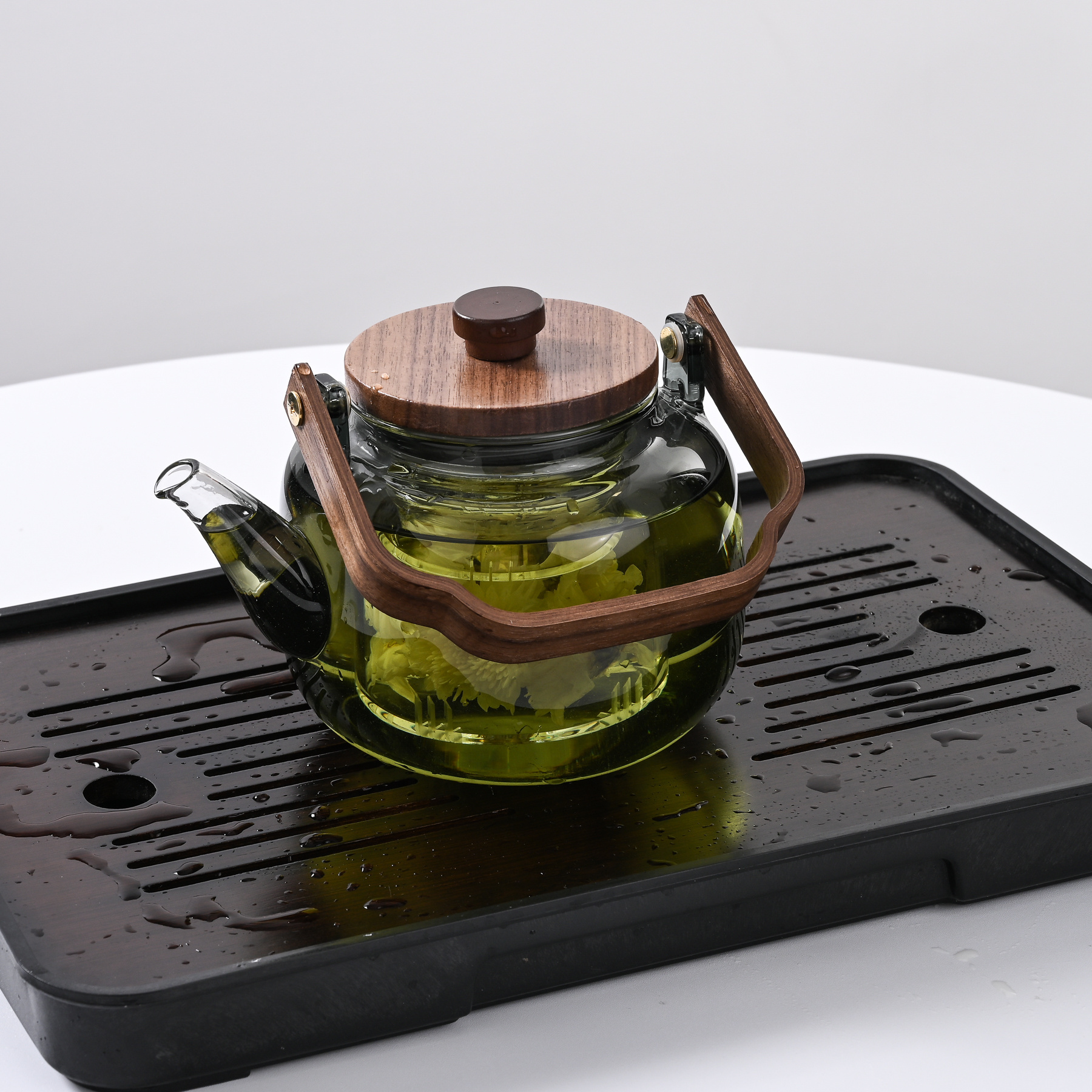 Modern 900ml Handmade Heat Resistant Borosilicate Glass Teapot With Infuser And Wooden Handle