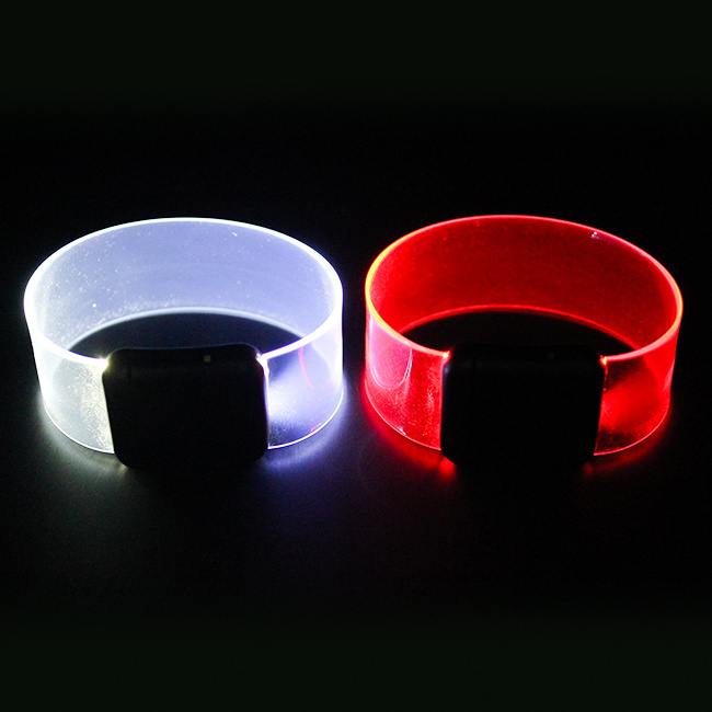 Popular Mulit Colour Concert Event Party Supply LED Magnetic Wristband Bracelet Christmas Halloween Party Costume Glow Props