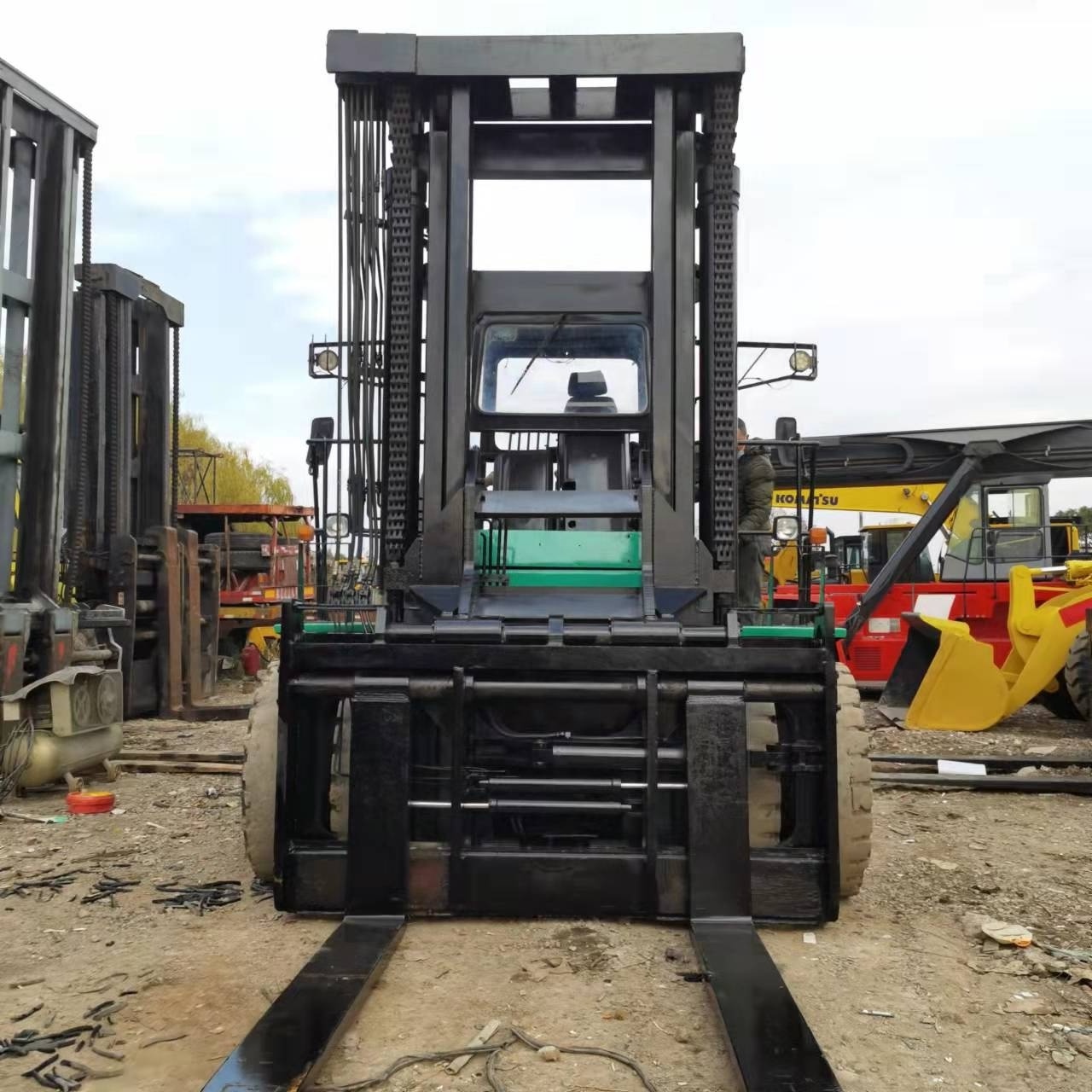 Heavy 25t Mitsubishi FD250 25 ton used diesel forklift for cheap Sale